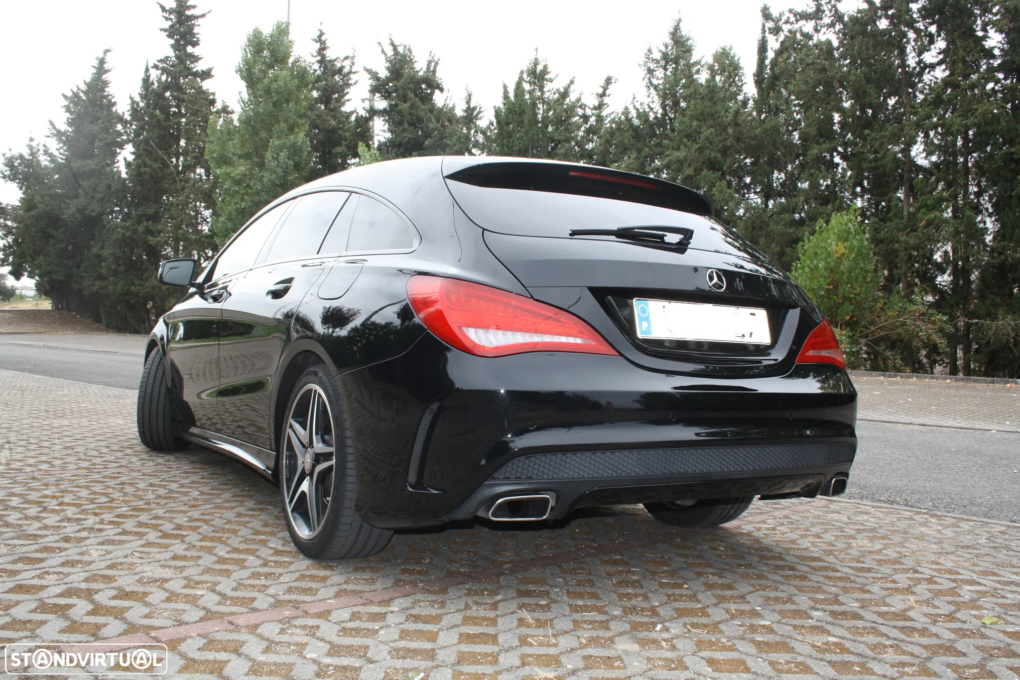 Mercedes-Benz CLA 180 d Shooting Brake AMG Line - 22