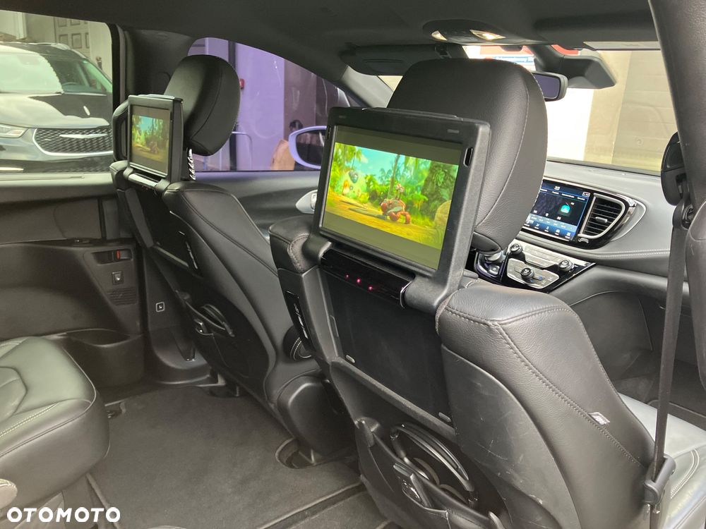 Chrysler Pacifica - 15