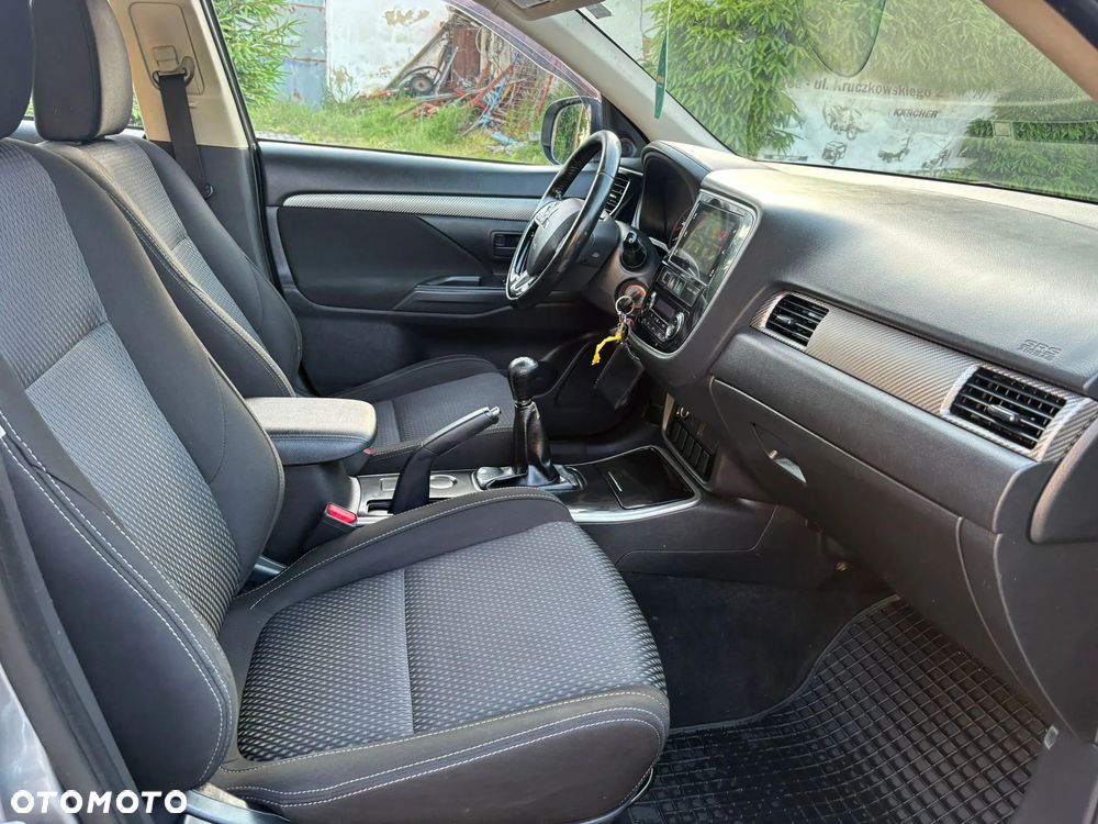 Mitsubishi Outlander 2.0 2WD Edition - 19