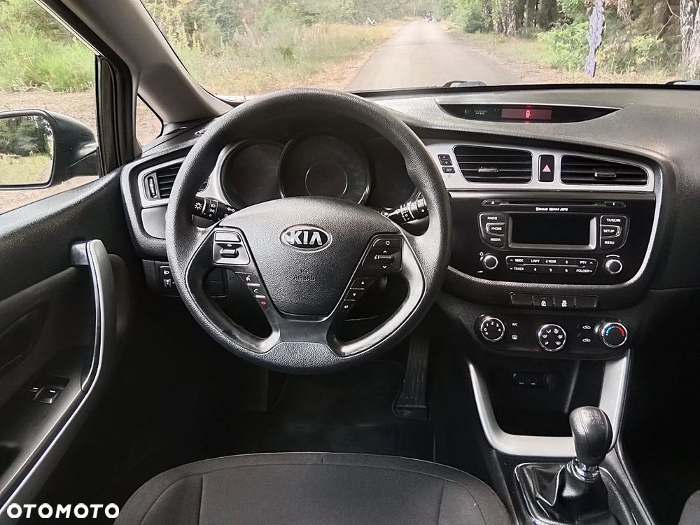 Kia Ceed - 10
