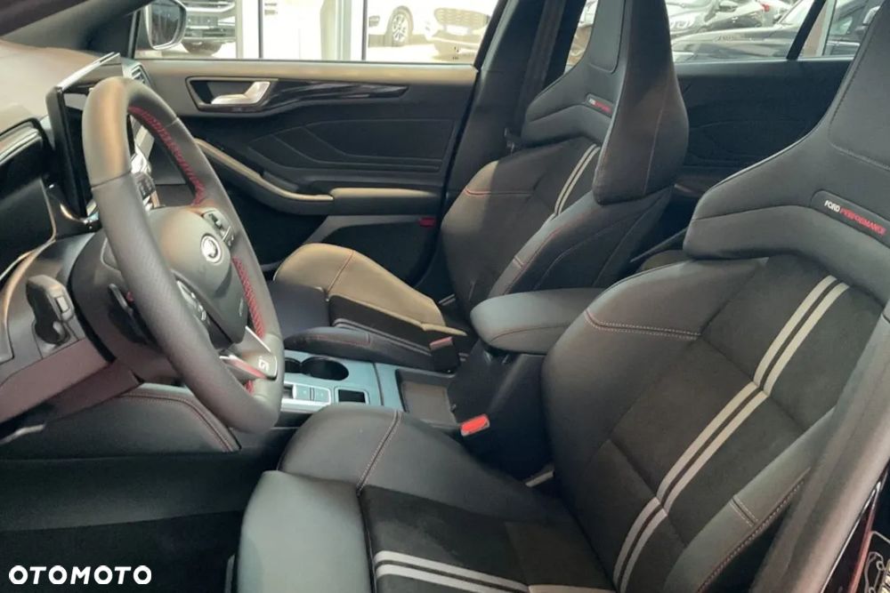 Ford Focus 2.3 EcoBoost ST X - 12