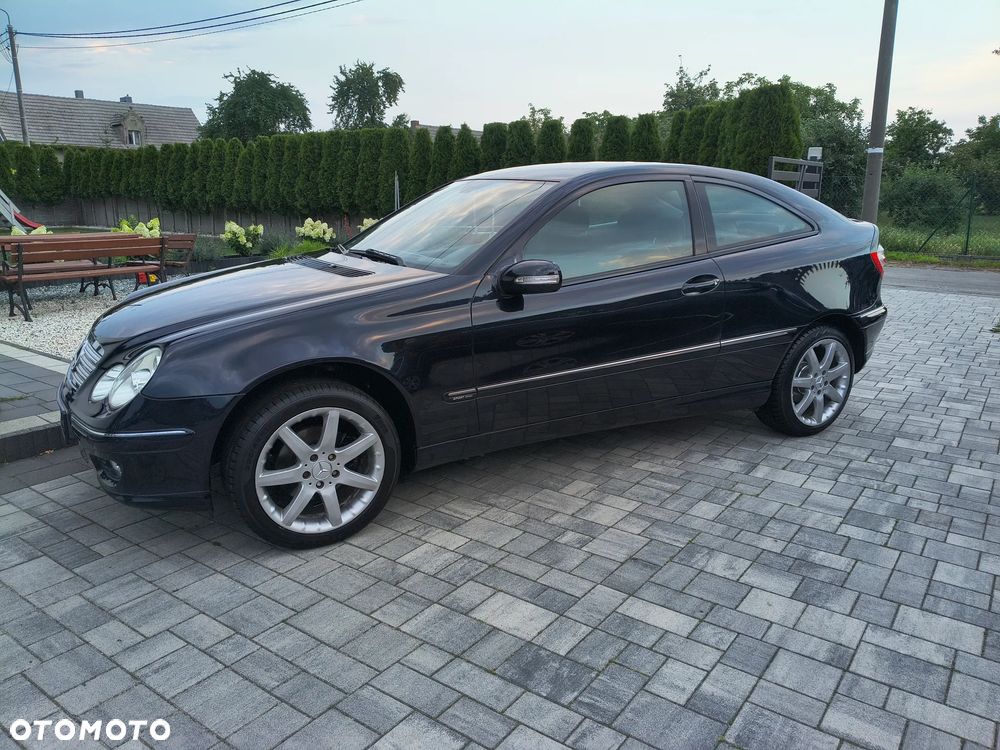 Mercedes-Benz Klasa C 180 Kompressor Sport Edition - 25