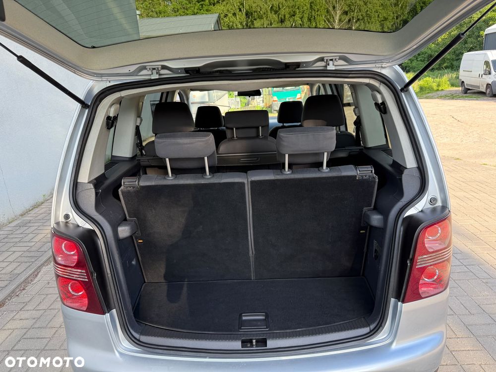 Volkswagen Touran 1.6 Welcome - 29