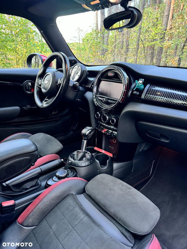 MINI John Cooper Works - 17