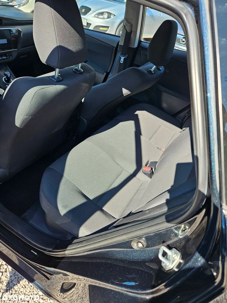 Toyota Auris 1.8 HSD Luna - 24