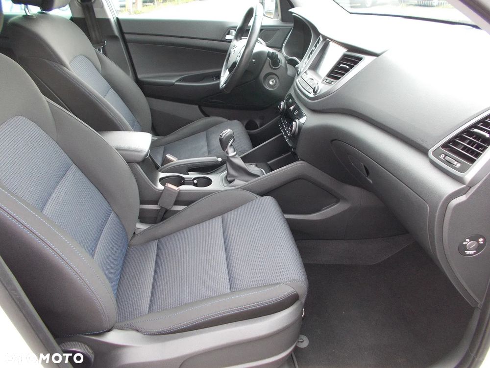 Hyundai Tucson 1.7 CRDI BlueDrive GO 2WD - 11