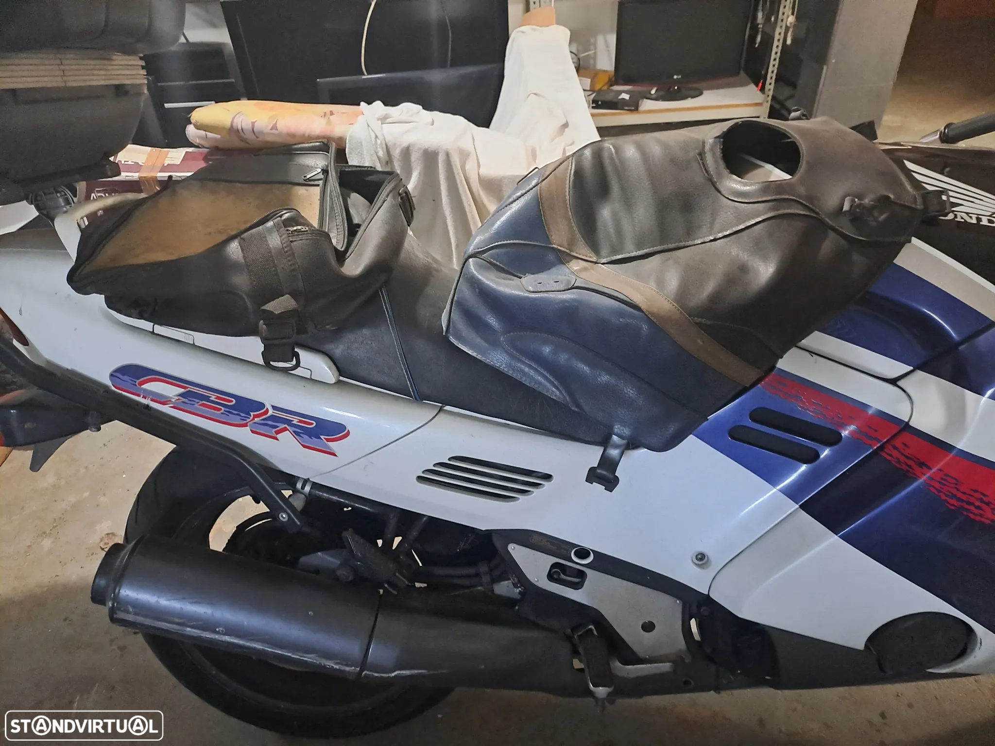 Honda CBR SC25 - 3