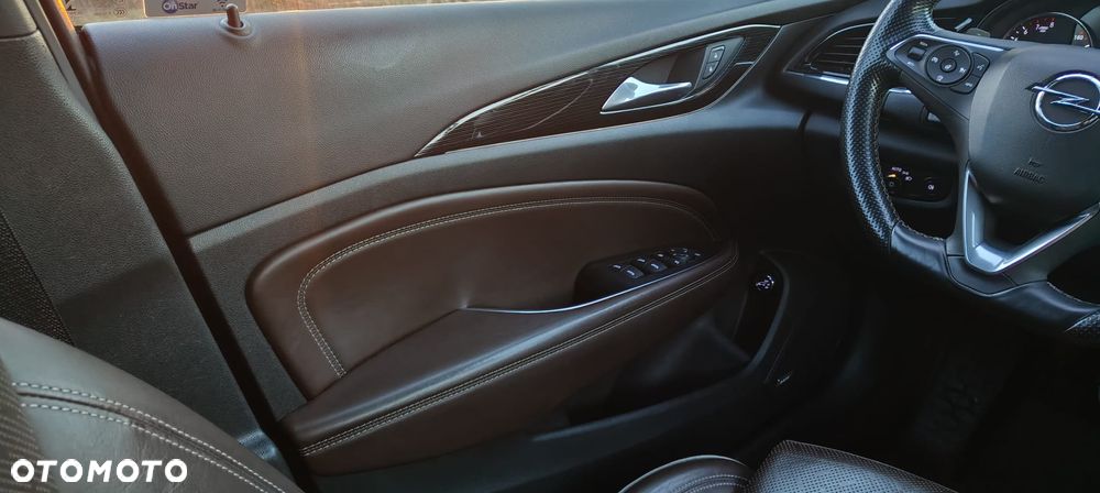 Opel Insignia 2.0 T 4x4 Exclusive S&S - 26