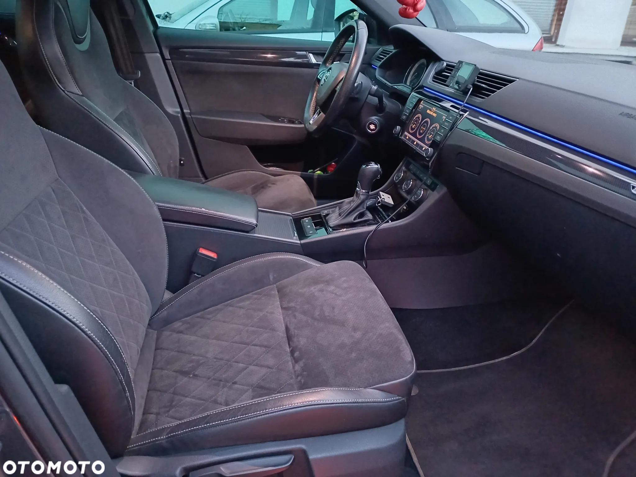 Skoda Superb 2.0 TSI Sportline DSG - 8