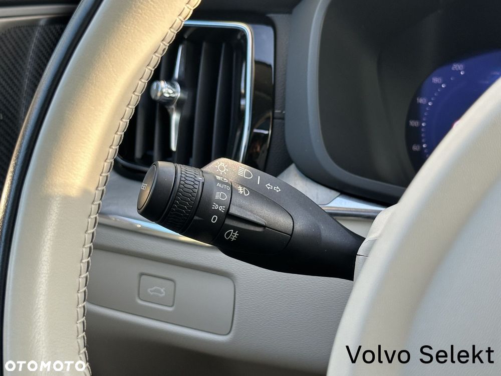 Volvo XC 60 - 25