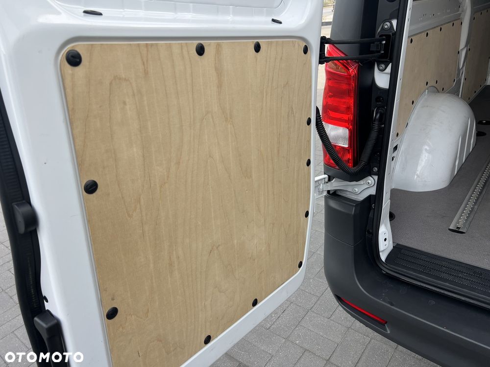 Mercedes-Benz Vito - 17