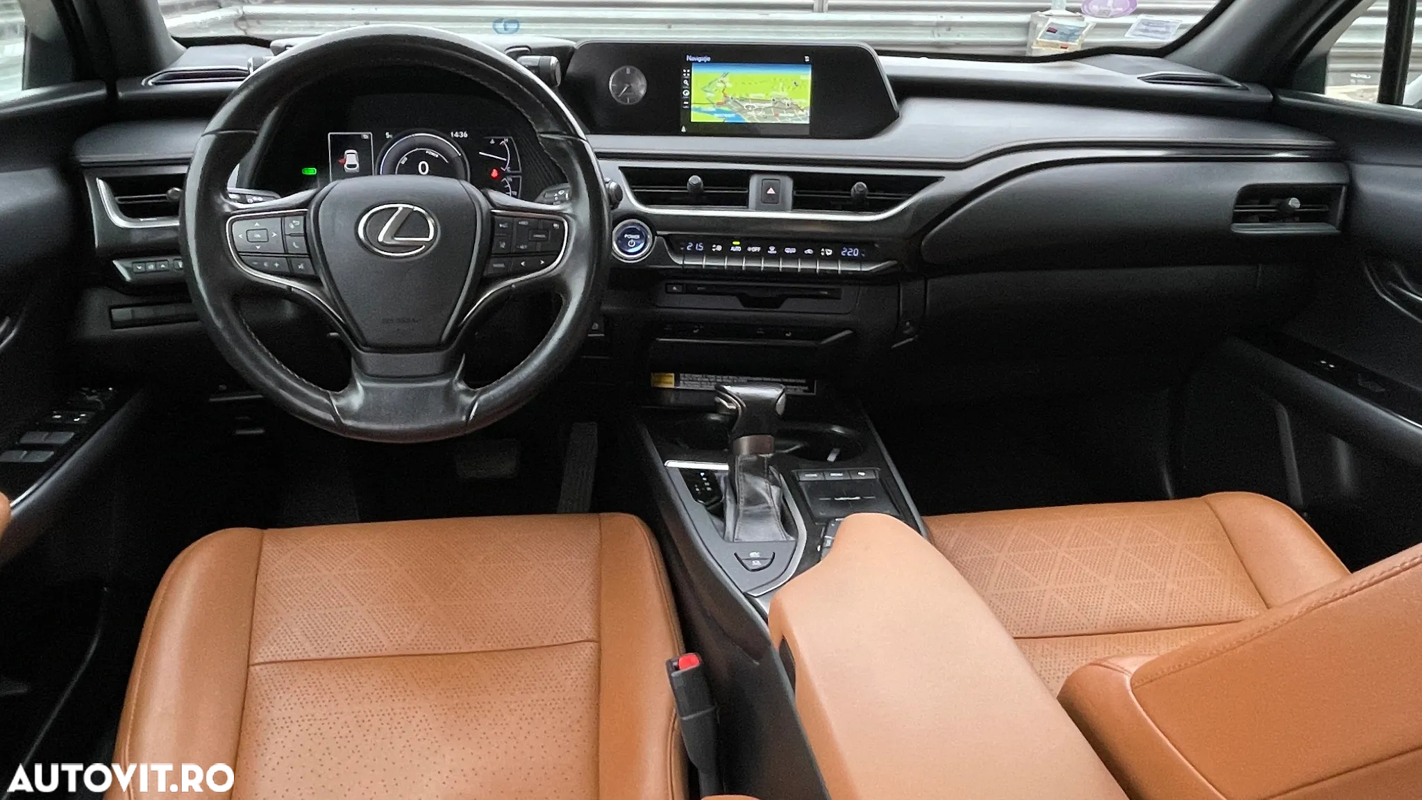 Lexus UX 250h 2.0L HEV 20H- (178 HP) 4X2 CVT Executive - 2