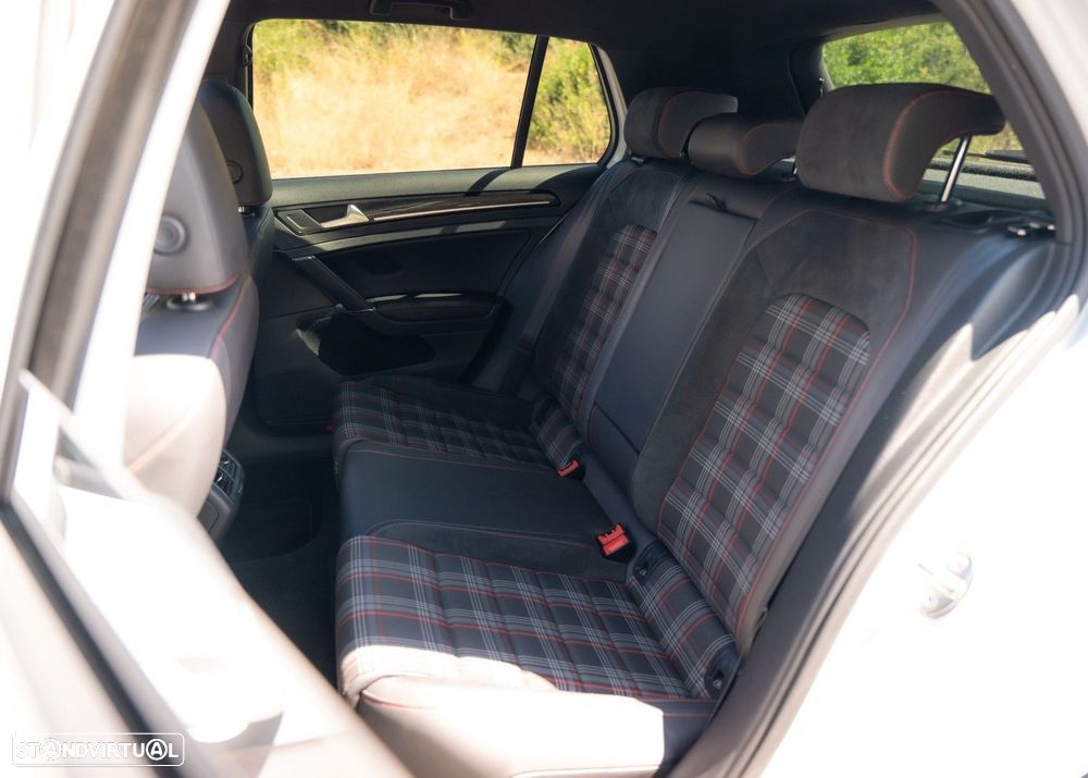 VW Golf 2.0 TSi GTi DSG Performance - 26