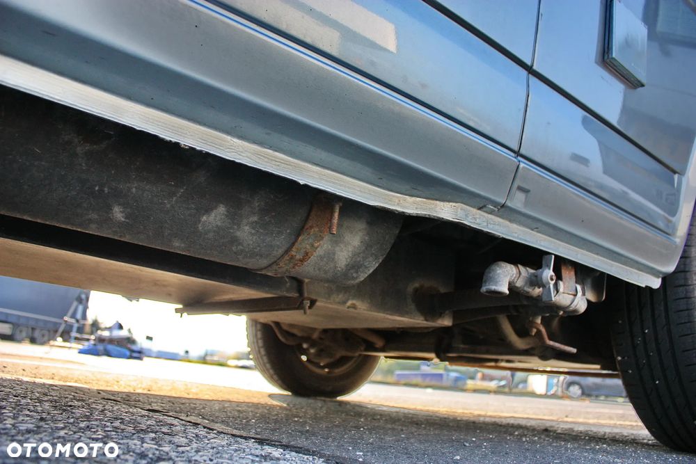 Volkswagen Caravelle - 34