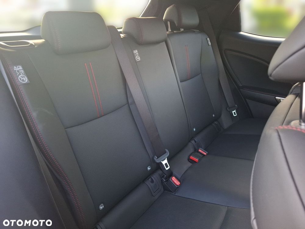 Lexus LBX 1.5 Hybrid Emotion - 19