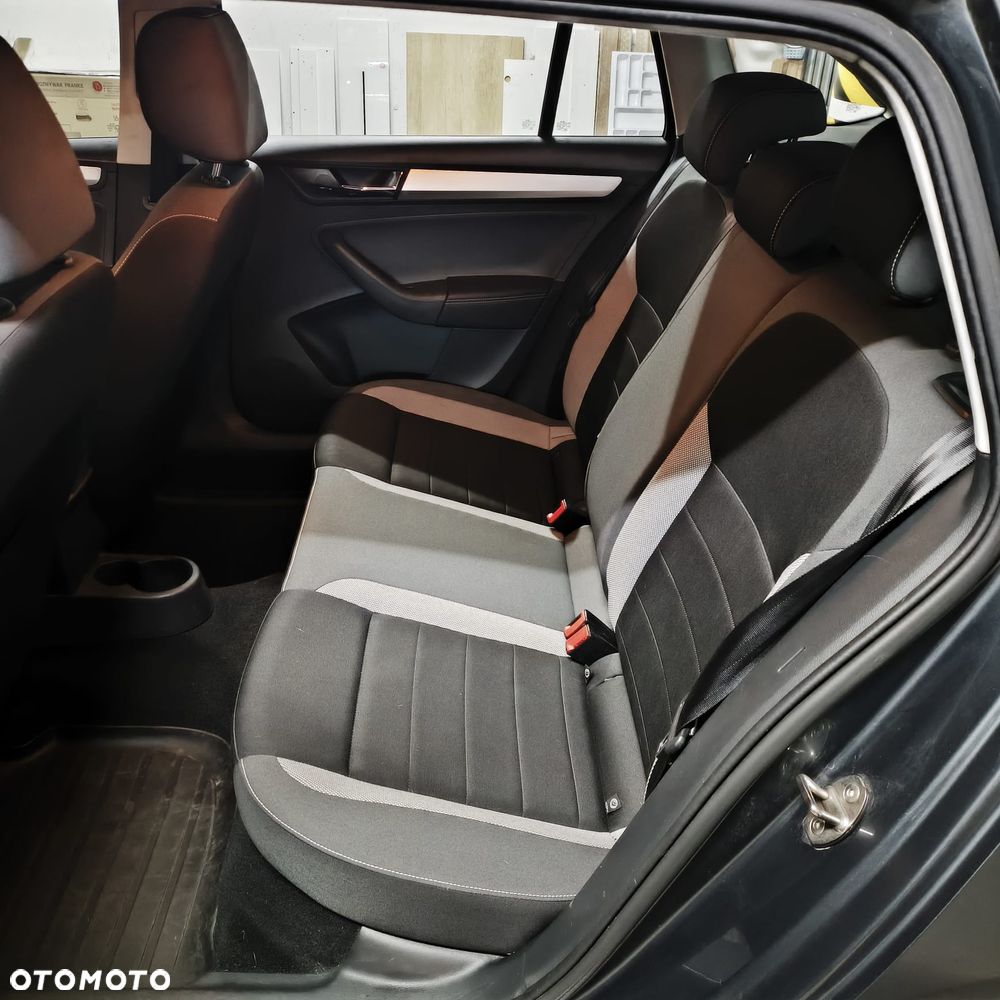 Skoda RAPID 1.0 TSI Ambition - 19