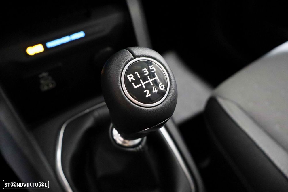 Ford Tourneo Courier 1.0 EcoBoost Titanium - 33