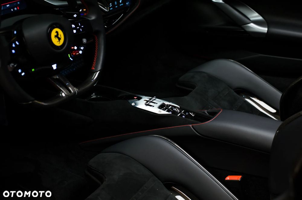 Ferrari SF90 Spider - 16