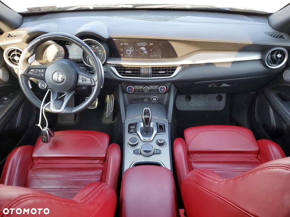 Alfa Romeo Stelvio 2.0 Turbo 16V AT8-Q4 Veloce Ti - 9