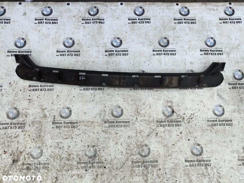 BMW E65 E66 Ślizg zderzaka tył tylny środkowy 8223270