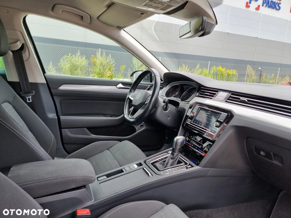 Volkswagen Passat - 19