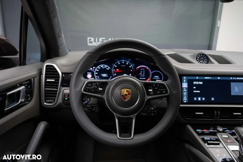 Porsche Cayenne S - 38