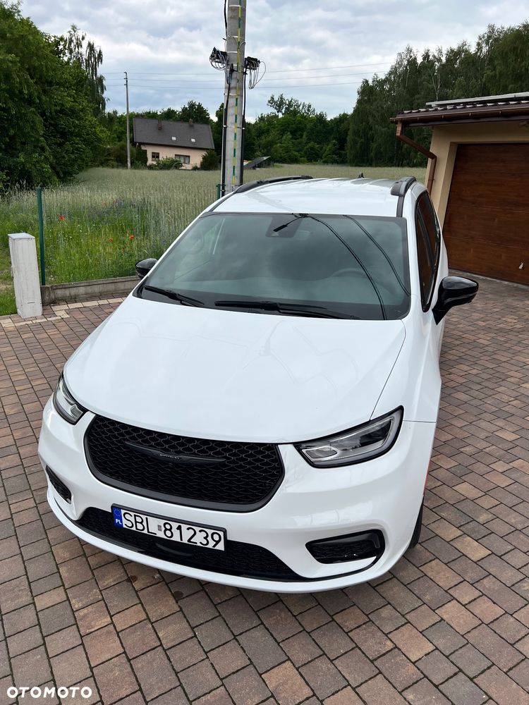 Chrysler Pacifica - 17