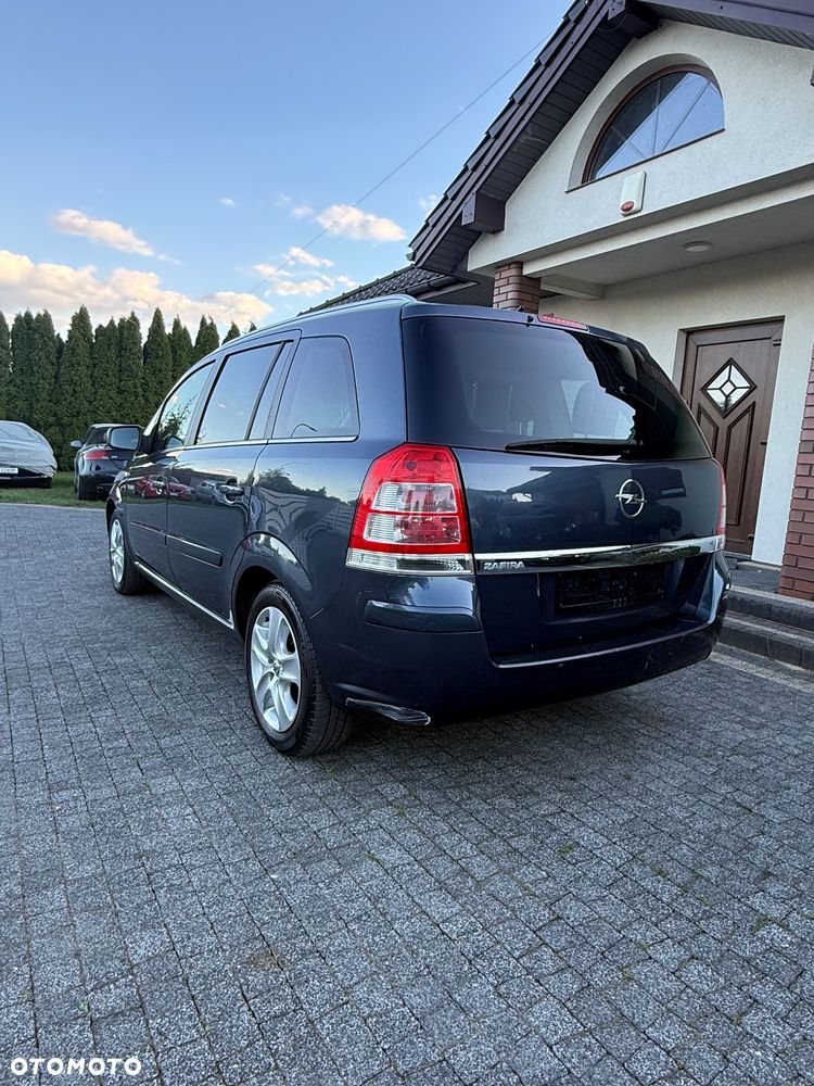 Opel Zafira 2.2 - 8