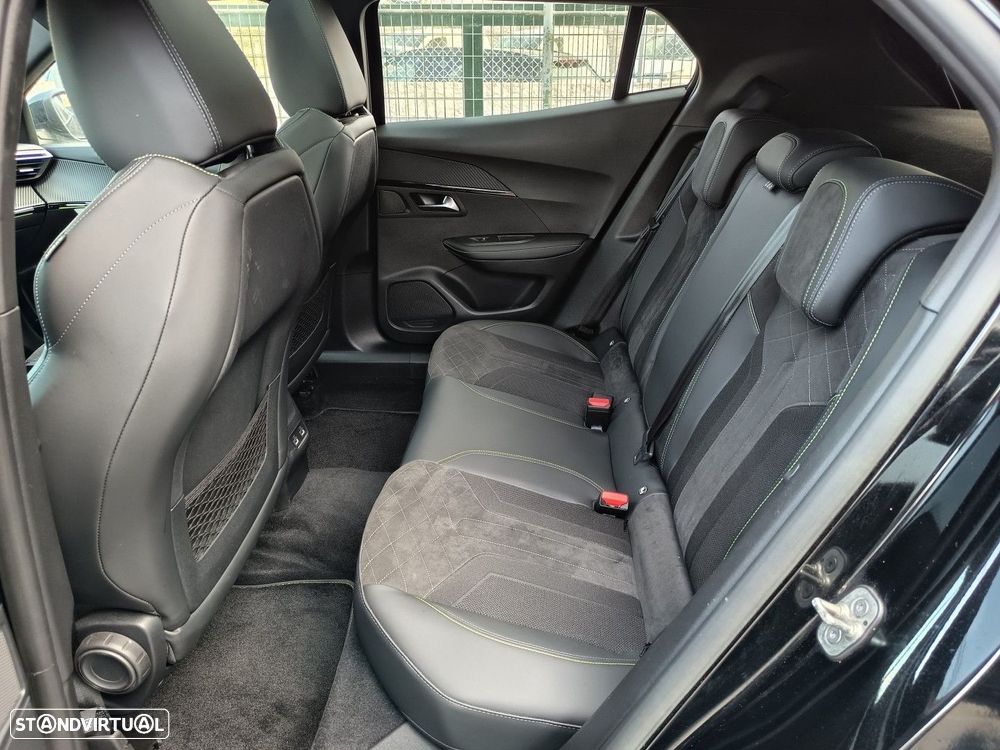 Peugeot e-2008 50 kWh GT - 9