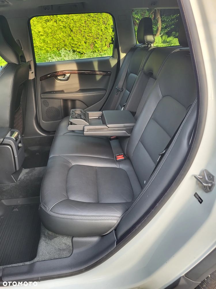 Volvo XC 70 - 25