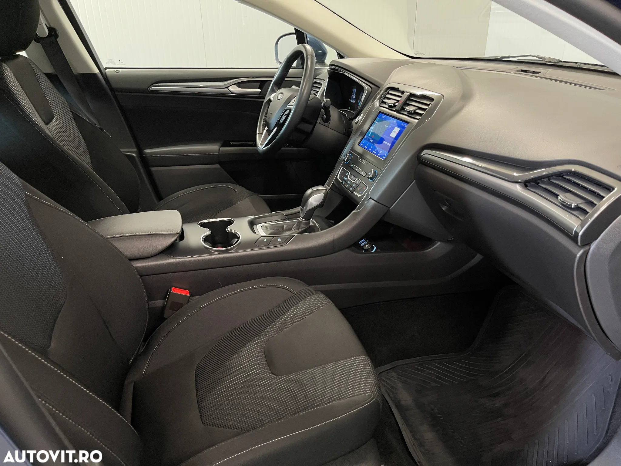 Ford Mondeo 2.0 HEV Titanium - 10