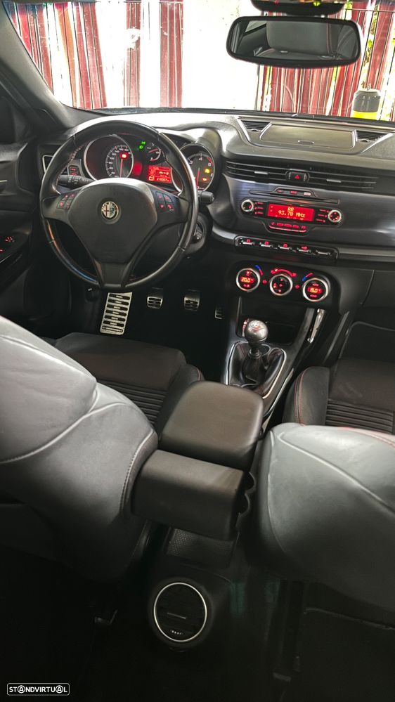Alfa Romeo Giulietta 1.6 JTDM Veloce - 26