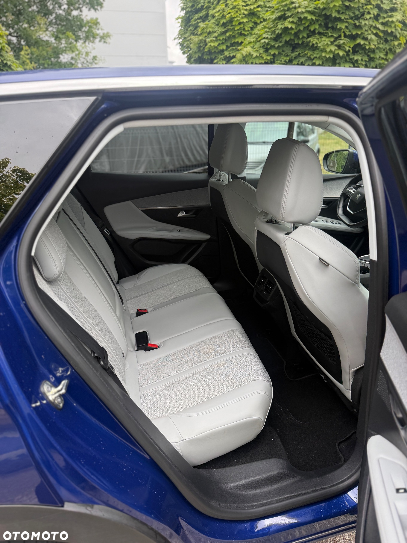 Peugeot 3008 1.5 BlueHDi Allure S&S - 10