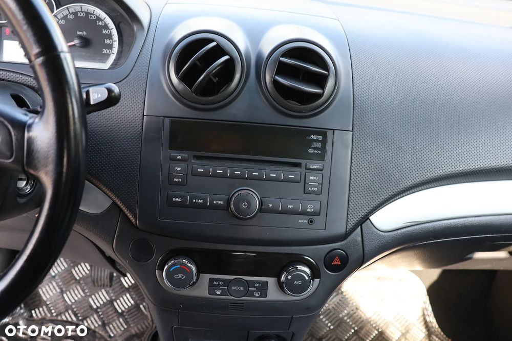 Chevrolet Aveo 1.4 16V LS - 6