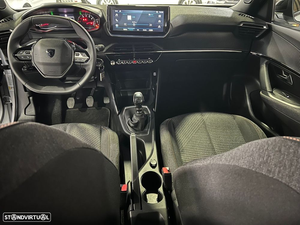 Peugeot 2008 1.2 PureTech Style - 12