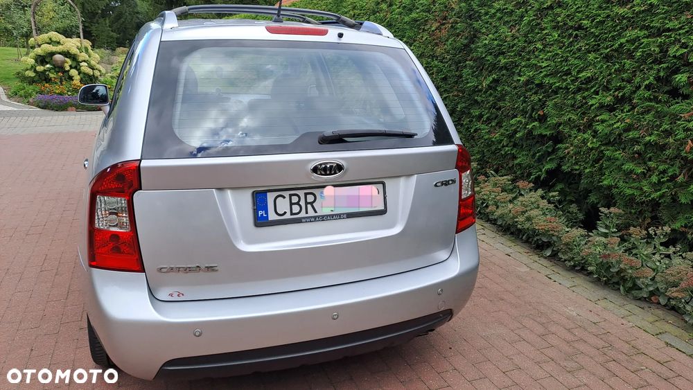 Kia Carens - 5