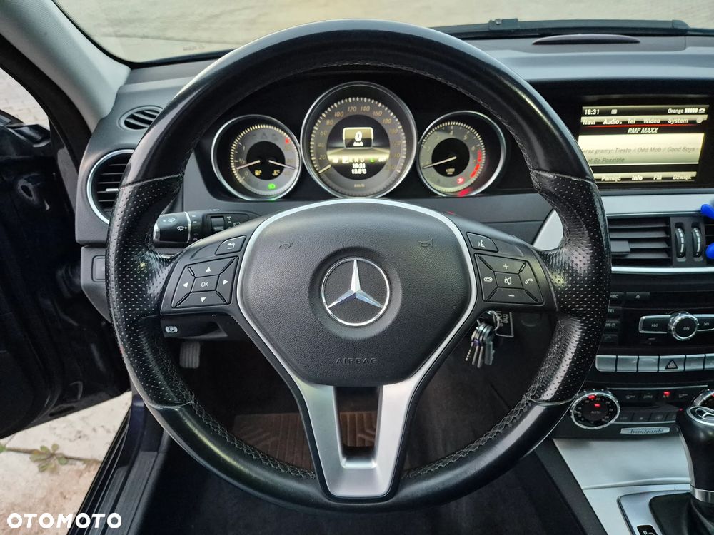 Mercedes-Benz Klasa C 200 T CGI Automatik BlueEFFICIENCY Avantgarde - 22