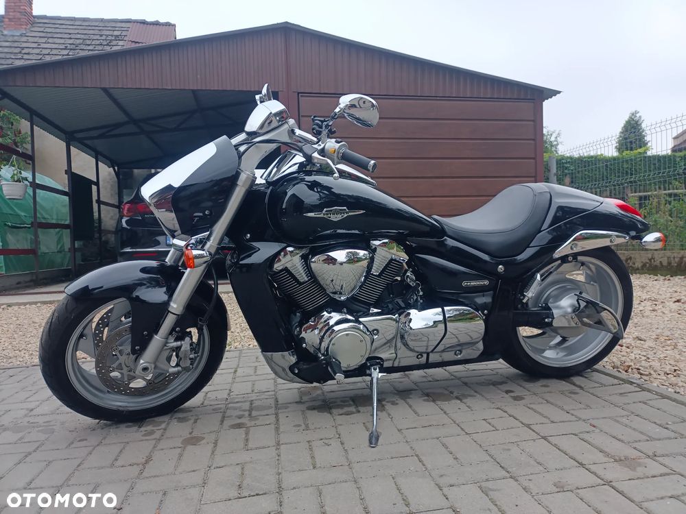 Suzuki Intruder - 1