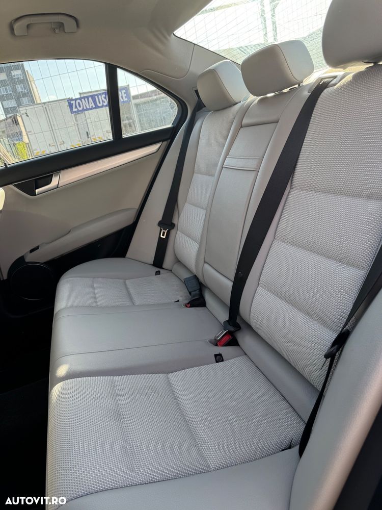 Mercedes-Benz C - 18