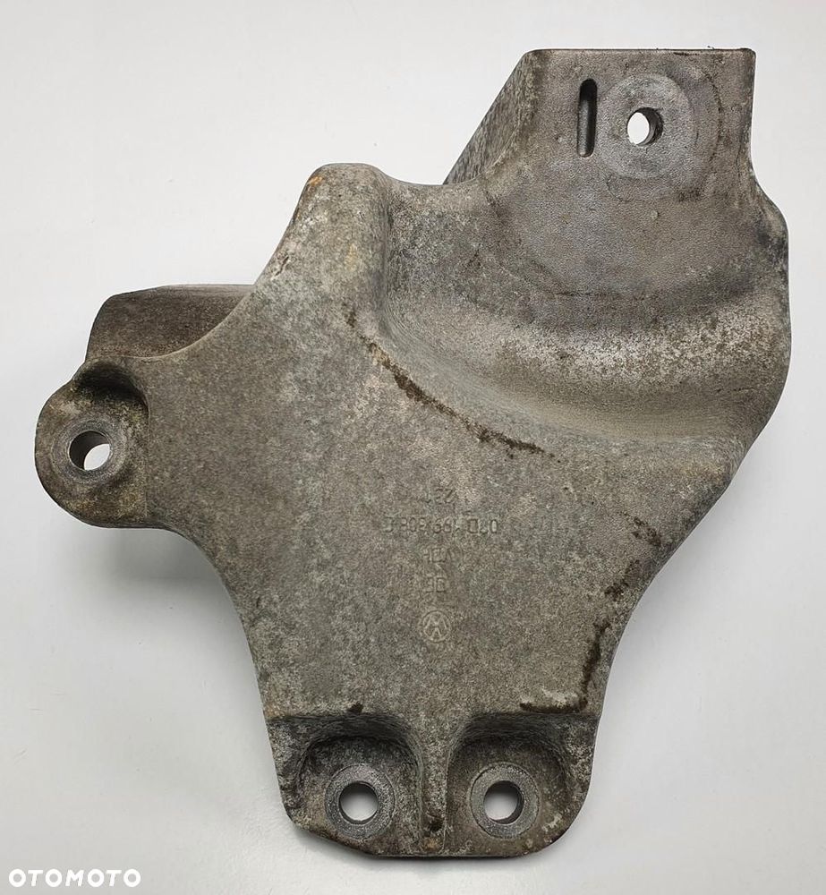 ŁAPA SILNIKA VW PASSAT B5 W8 07D199306C - 1