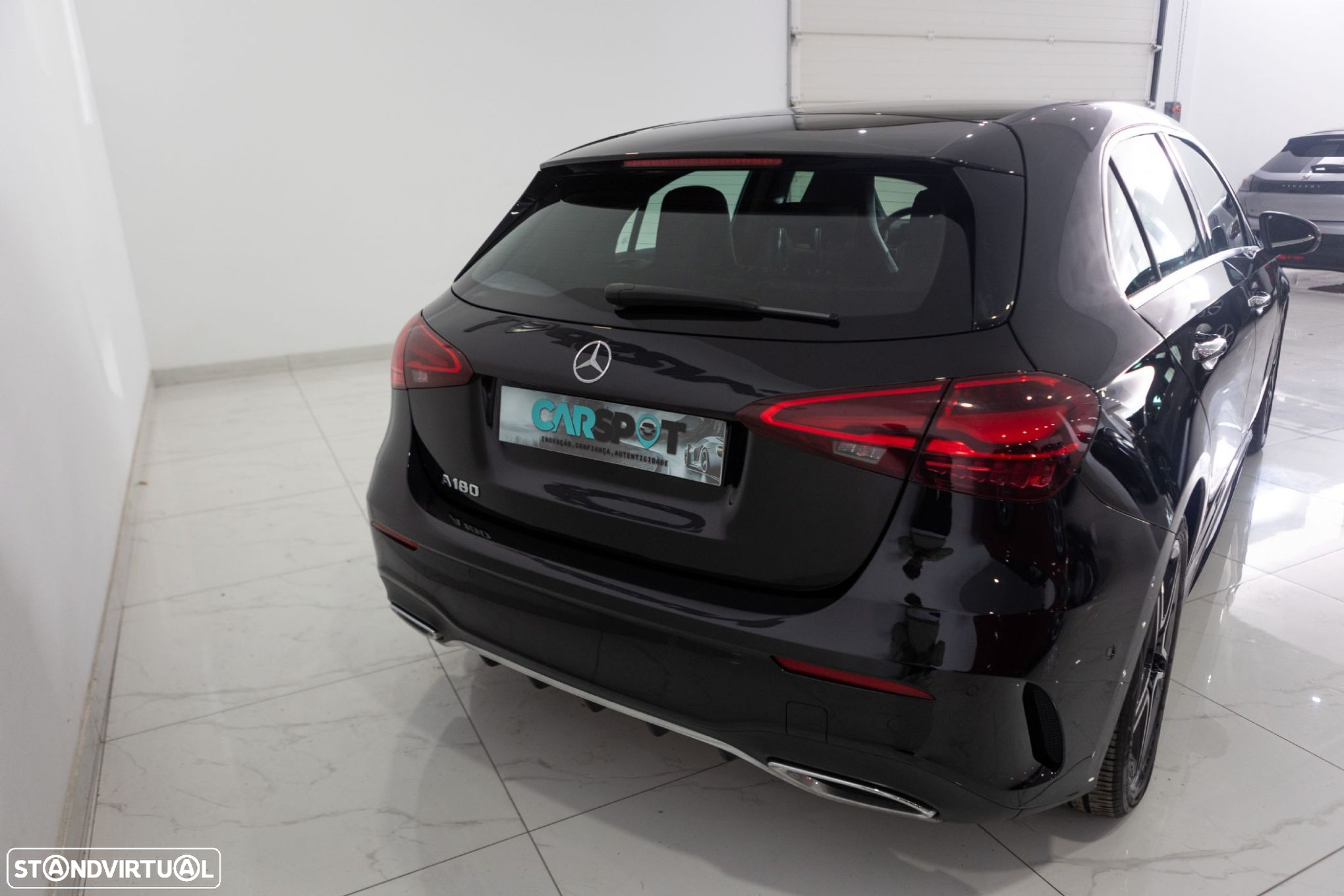 Mercedes-Benz A 180 7G-DCT Advanced AMG Line - 11