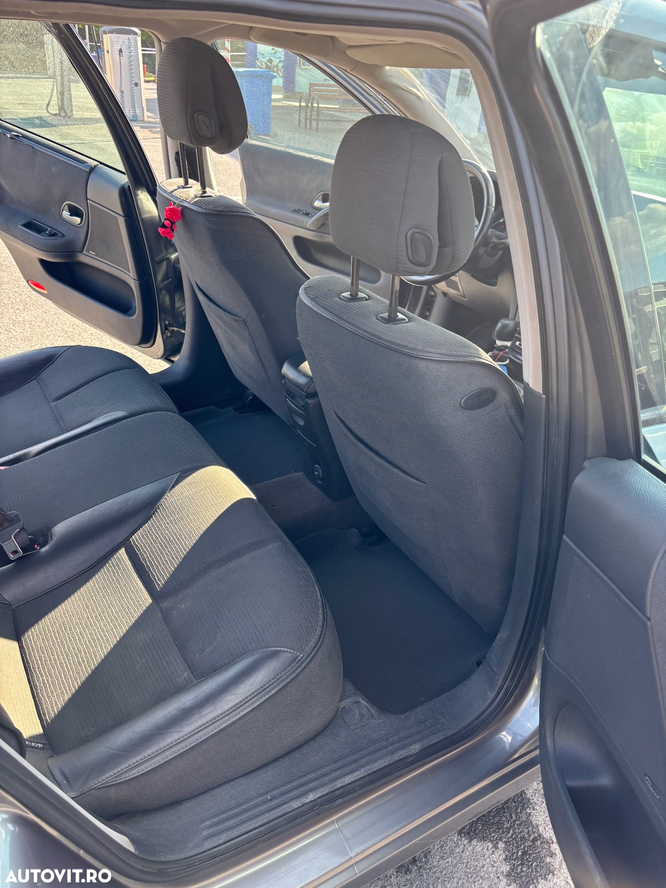 Renault Laguna Grandtour 1.9 dCi FAP Authentique - 11