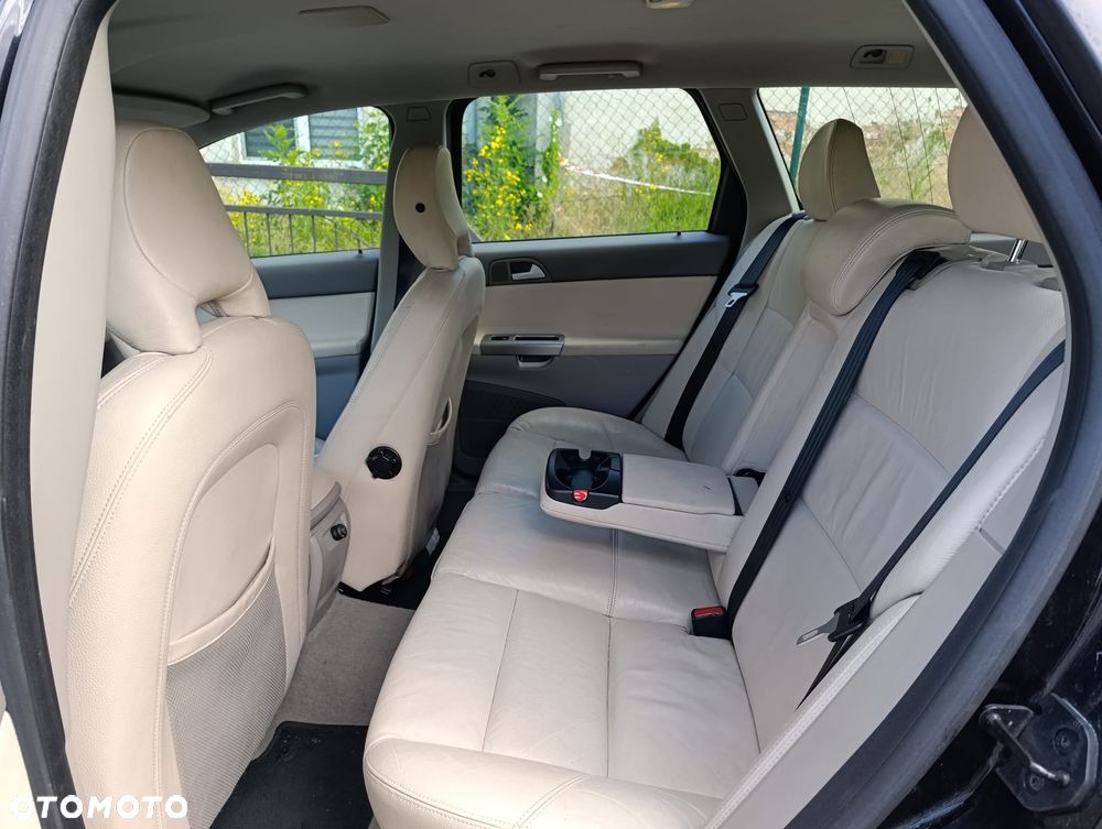 Volvo V50 T5 Summum - 16