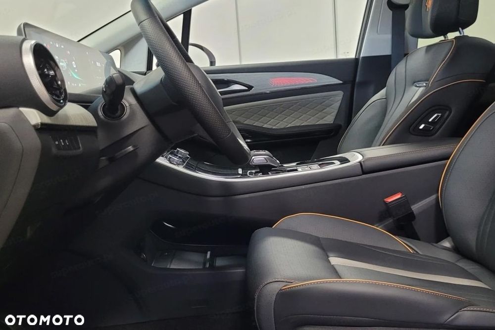 Forthing U Tour 1.5 DVVT GDI DCT - 12