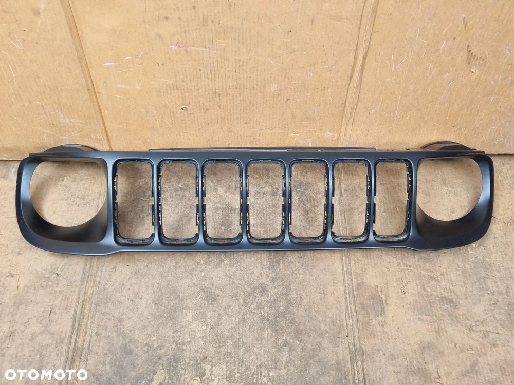 JEEP RENEGADE LIFT ATRAPA GRILL - 1