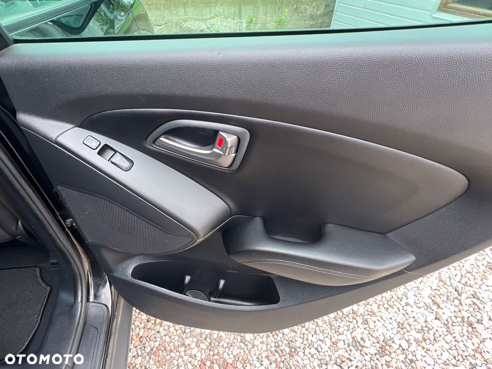 Hyundai ix35 1.6 2WD Fifa World Cup Edition - 24