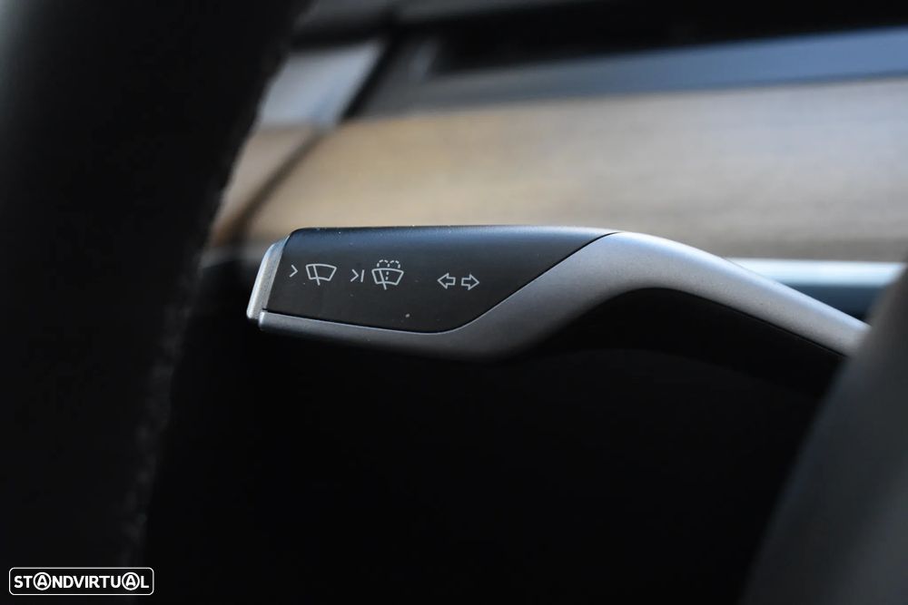 Tesla Model Y Performance Dual Motor AWD - 28