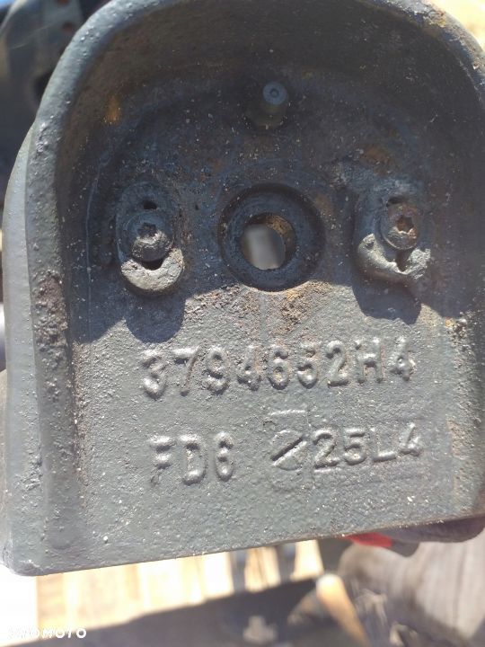 PLECAK PODNOŚNIKA 3794652H4 CLAAS AXION 810 830 15 - 4