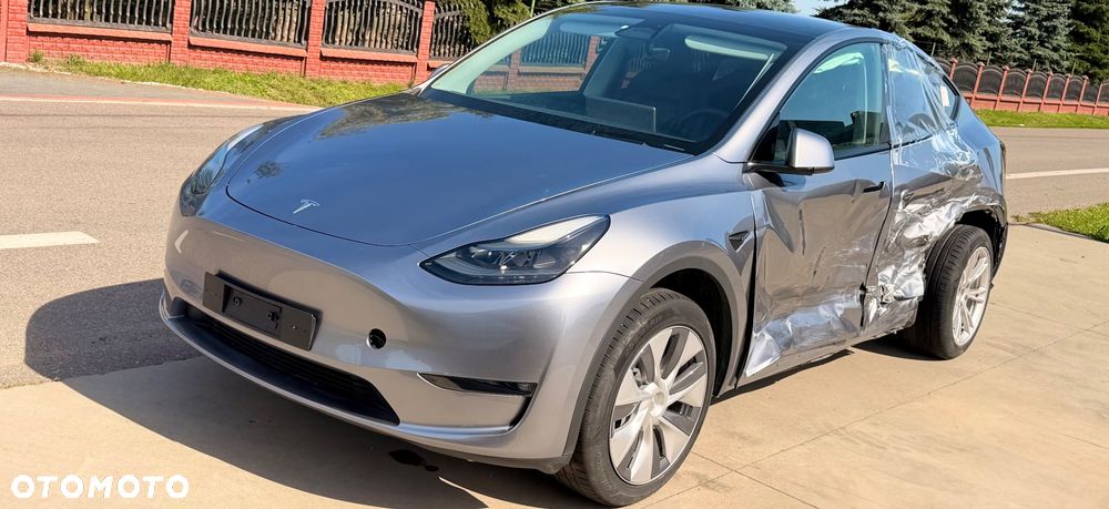 Tesla Model Y Long Range Dual Motor AWD - 5