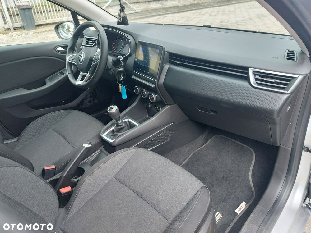 Renault Clio - 10